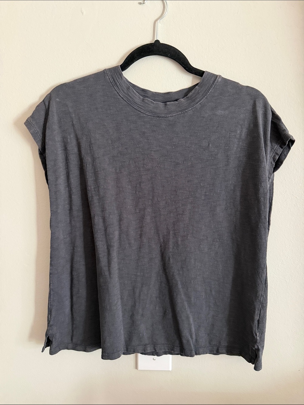 Universal Thread Women's Distressed Cap/Sleeveless Tee in Charcoal